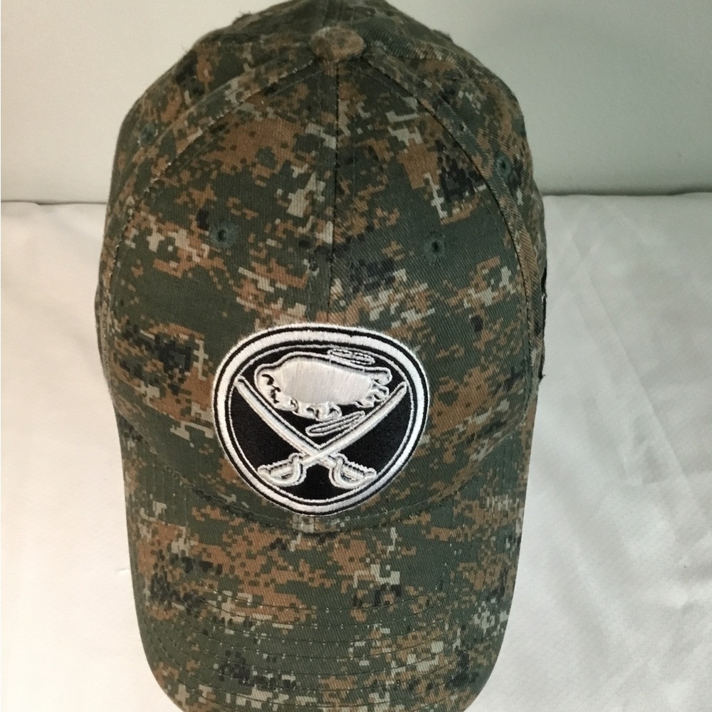 Buffalo Sabres Mens cap. - Picture 2 of 7